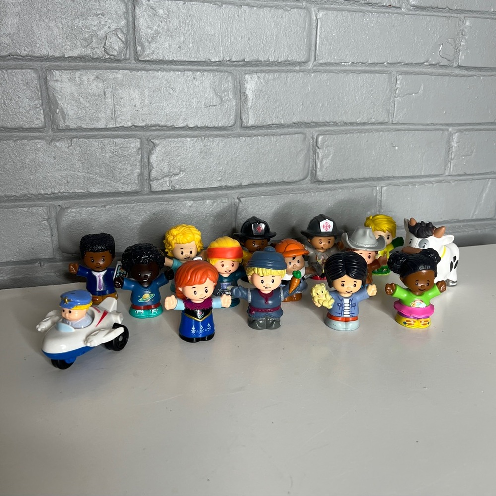 Fisher-Price Multicultural Random Little People Figure LOT